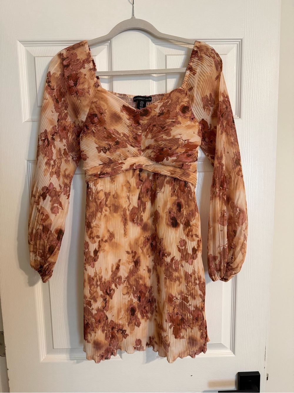Sincerly Jules Beige Floral Long-Sleeve Mini Dress with Brown Print
